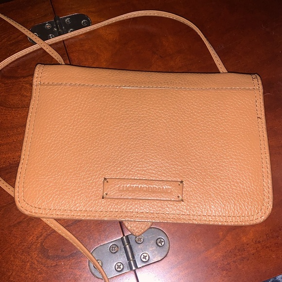 EUC Lucky Brand Liza Convertible Crossbody Purse/Wallet - Picture 3 of 12